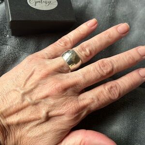Opulenza Designs Hammered Sterling Silver Ring Size 7